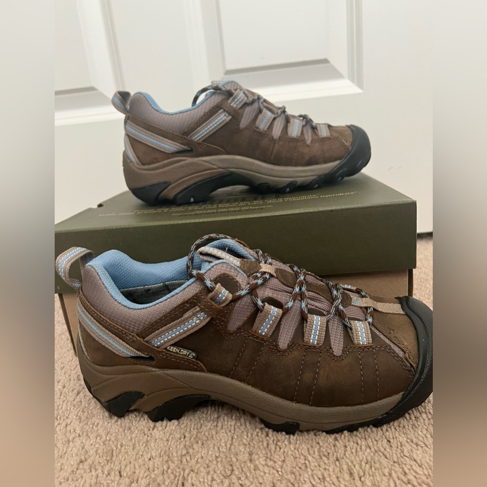 Keen Targhee II Women's Hiking Shoes - Dark Earth and Allure 7.5 EUC